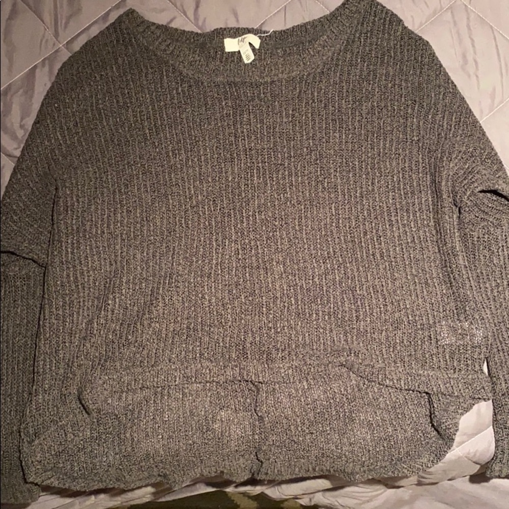 long sleeve, high-low sweater